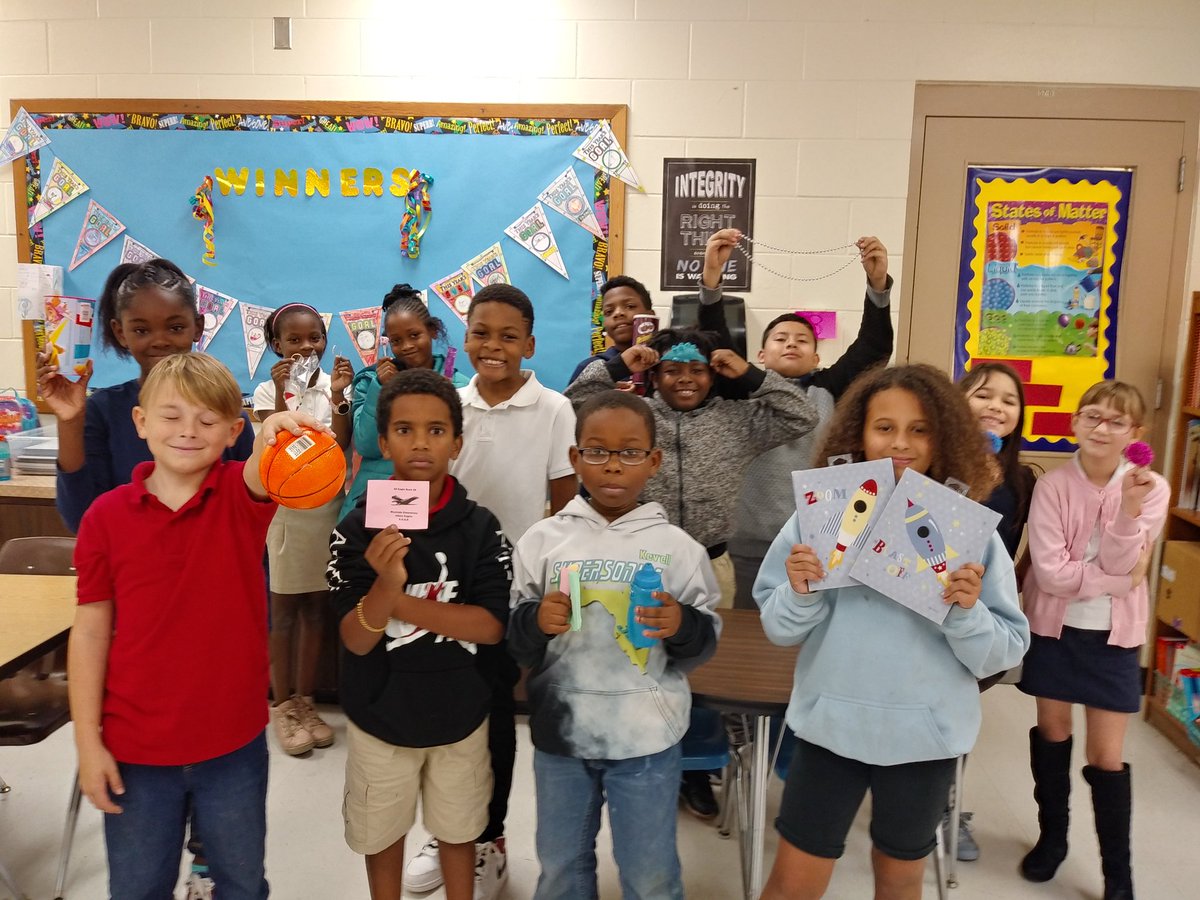 These third grade Eagles continue to soar making purchases with their Eagle bucks from our Eagle store. They are so awesome!💖