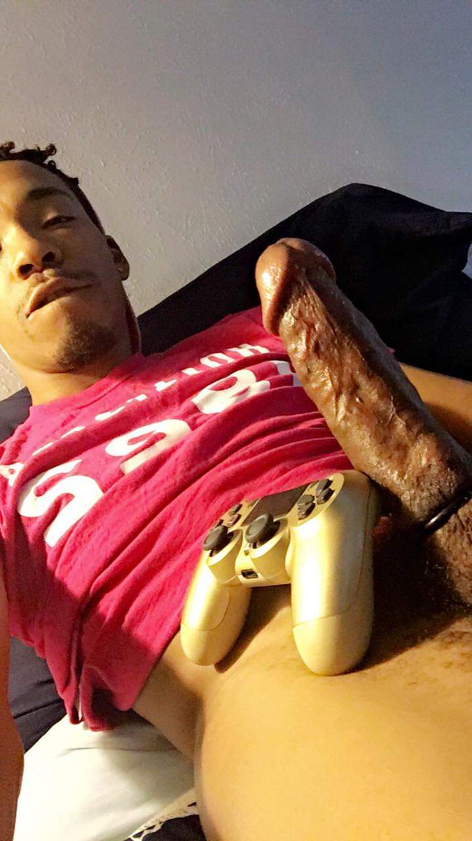 MuziqShon's tweet photo. SUCK MY DICK BAE😍😍😍 https://t.co/ZIELJXhLnu