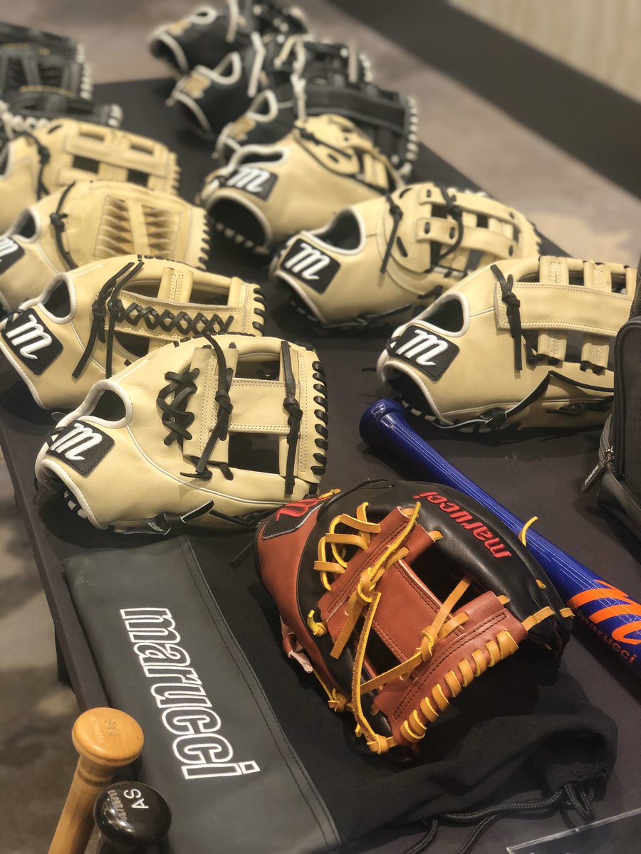CoachSartini's tweet photo. Texas Softball Summit. #MarucciSoftball #HonorTheGame #GrowTheGame @ Houston CityPlace Marriott at Springwoods Village https://t.co/SMcic2JY9L
