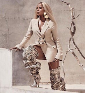 Happy birthday to the beautiful Mary J Blige. Looking beautiful at 49. 