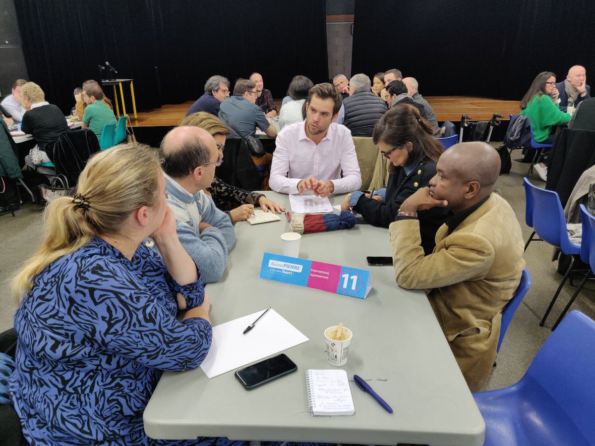Loic_Guilpain's tweet photo. 🗺️ Une après-midi de travail pour finaliser notre programme #CestVotreTours avec @BenoistPierre1 où j'ai pu présenter les propositions du groupe de travail pour l'ouverture sur le Monde et le rayonnement de #Tours notamment européen. 🇪🇺
#Municipales2020 #tours2020 https://t.co/dnI6qNHnqJ