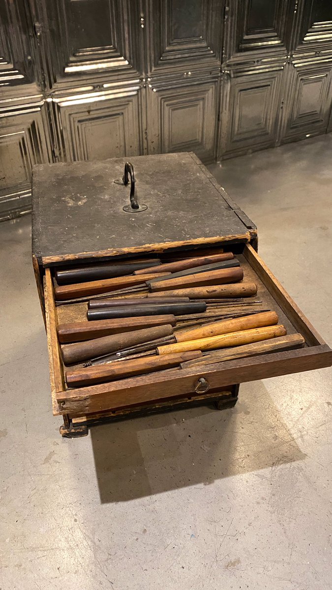 Just got sent the photos of the toolset, thanks Nat, as requested by a few people in this thread, I’d forgotten quite how awesome and beautiful they are!
Just also been informed that my relative worked on the #PalaceOfWestminster too!

#CarpentersTools #BigBen #Macklin