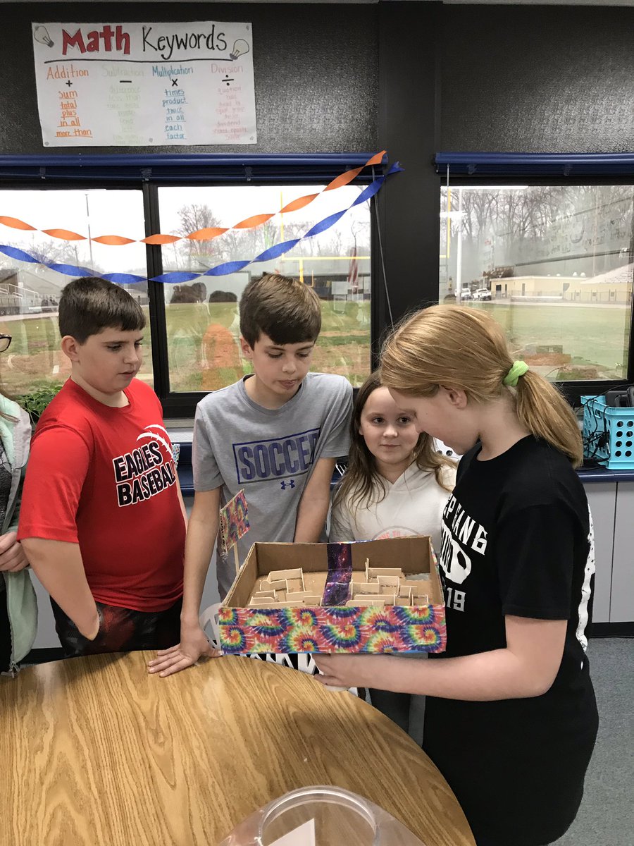 LaurieLarnold's tweet photo. All the hard work paid off.  Cardboard Box challenges were revealed and played with.  @NorthElem1  @WashCommSchools  #IAMWashington https://t.co/8xtfG1mZuo