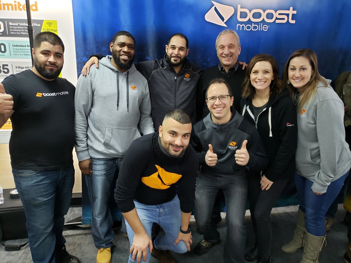 Come check out Mobile to Go at 5928 N 76th St in Milwaukee! We've got V100, raffles,  prizes,  and food!