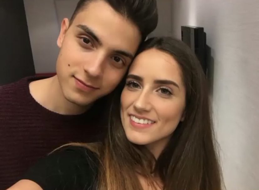 AmandaDobleA's tweet photo. 16/17 vs 22 años.
El amor nos ha hecho mejores 💛 https://t.co/hm6dzRXgsO