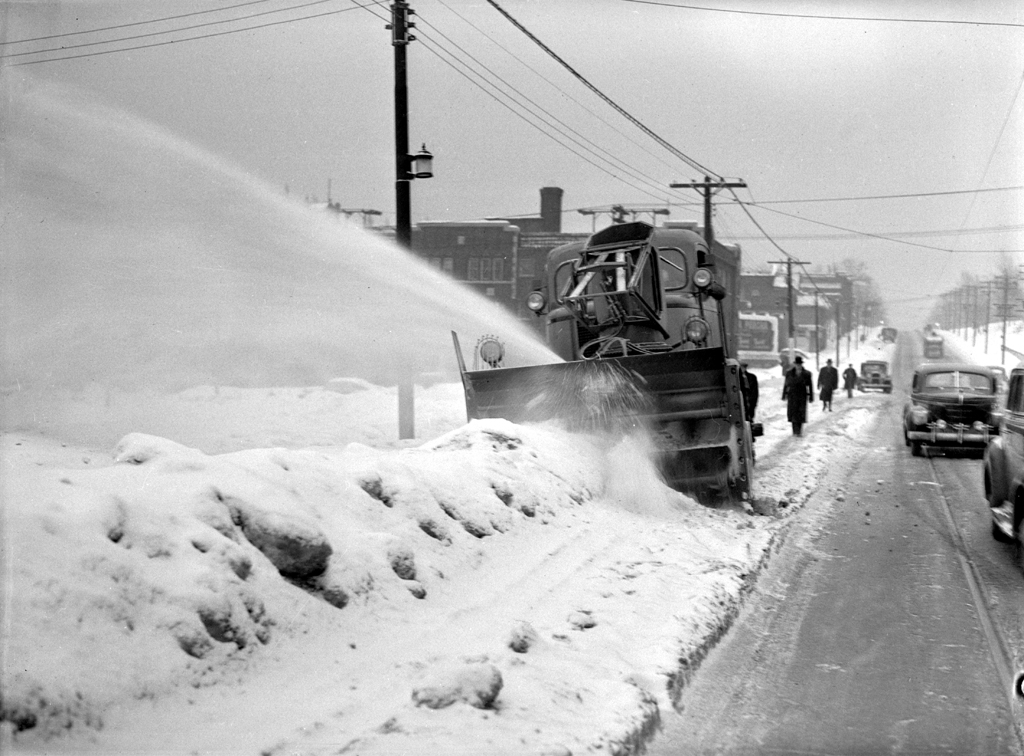 New snow removal machine, Toronto, [circa 1945] (I0011398)