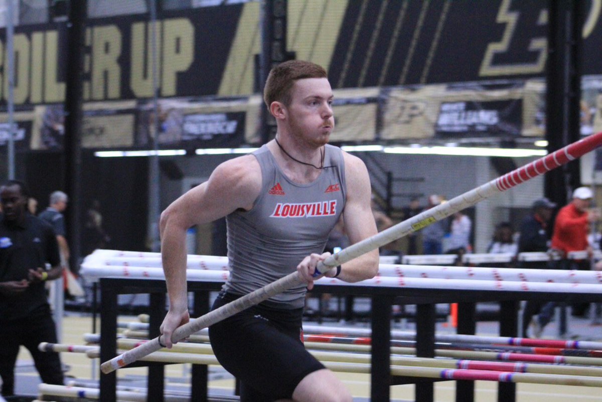 LouisvilleTFXC's tweet photo. He’s on a roll... 

Moss can scratch out his old vault PR and replace it with 3.70m, nearly half a meter better. Rolling into the final of seven heptathlon events soon!

#GoCards https://t.co/p1T8Cr5Hqq