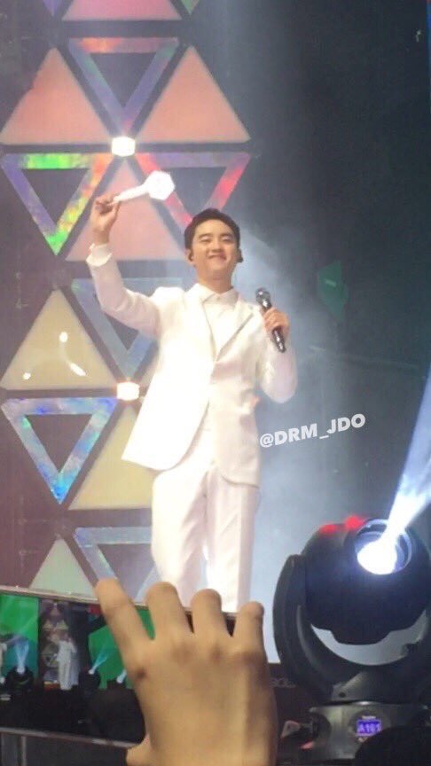 kyungseng's tweet photo. For being the main source of happiness of millions of people while being true to yourself, keeping your feet on the ground, always works the hardest whose passion &amp; dedication on his crafts are beyond admirable, tysm ♥️

#28YearsMyKyungsoo
#스물여덟_도경수의날 #HappyKyungsooDay https://t.co/xBVzhoPhF7