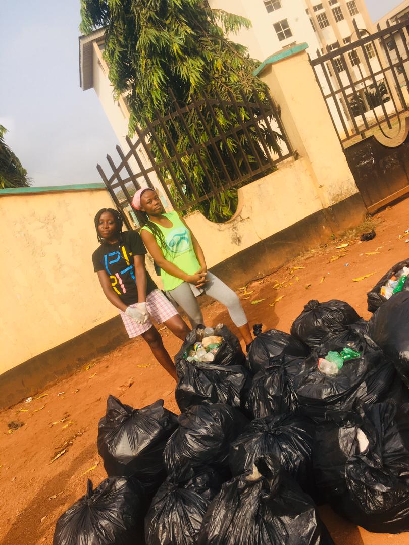 Omilabuhaywhy's tweet photo. Our ladies of PloggingNigeria Club UNN. The year started on a good one for us. See you guys in two weeks time to #KeepFitToKeepClean. https://t.co/8BYqWcy87m