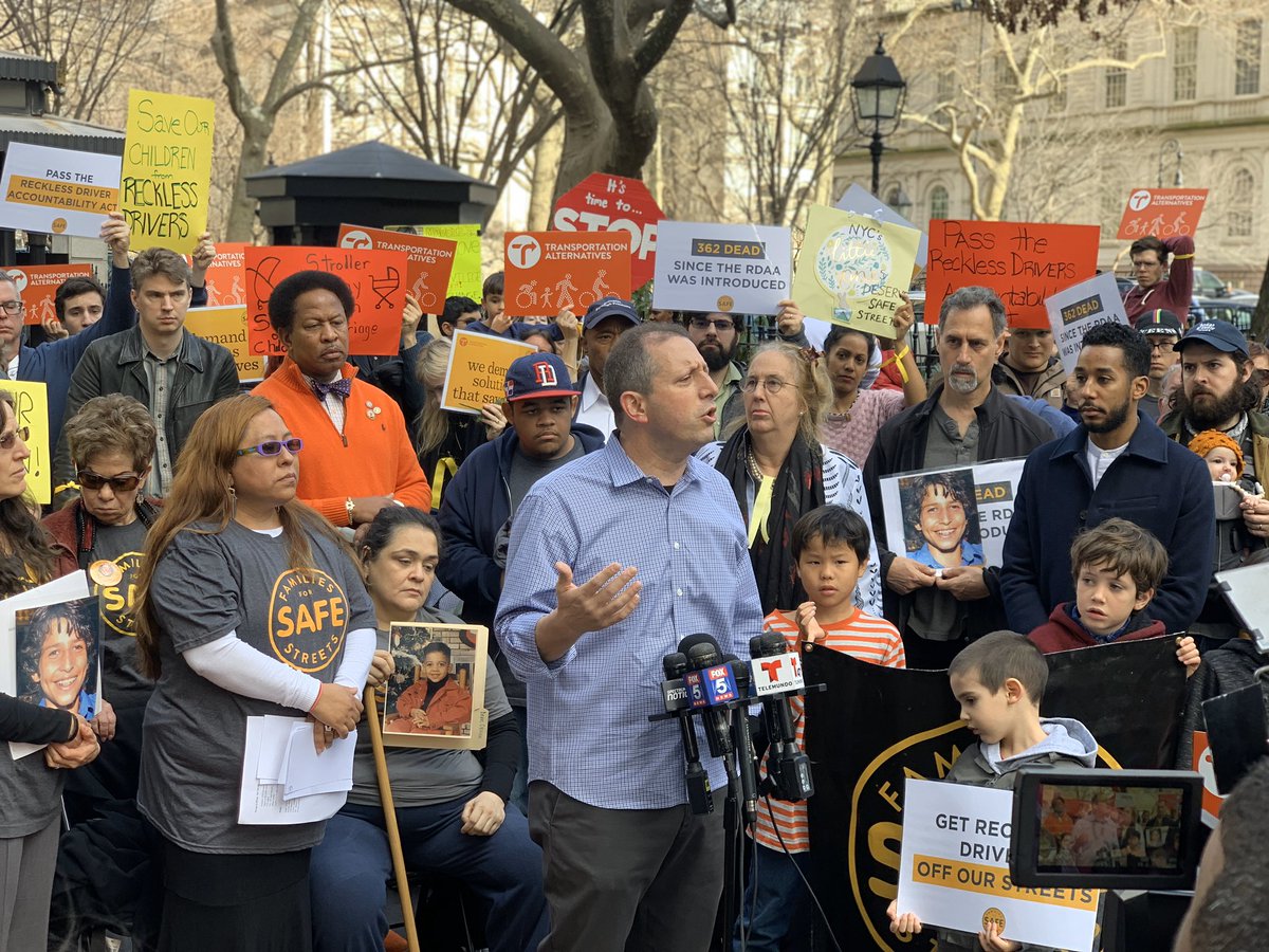 juaninQNS's tweet photo. With Reckless Driver Accountability bill sponsor  @bradlander @TransAlt @NYC_SafeStreets rallying to pass the bill and keep reckless drivers off the road #StrollersForSafeStreets https://t.co/P4T4ktgE5E
