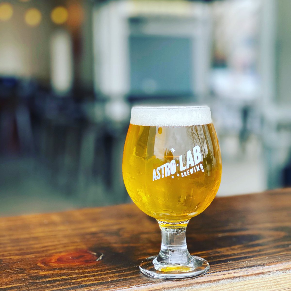 astrolabbrewing's tweet image. ‘Tis the Saison’. With the unusual 70 degree weather today we’ve cracked open all the windows and think it’s time to cool down with a cold beer🍻. #summerinwinter #winterisnotcoming
