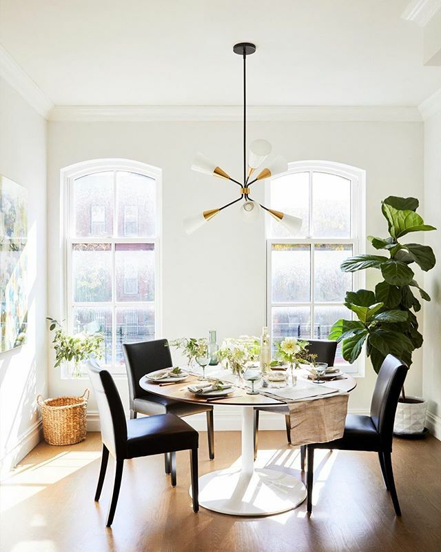 Laissez entrer un maximum de lumière! Une belle inspiration pour une belle table hivernale.
Photo: <a href="/winniewow/">Winnie Au</a>
-
-
-
#Muramur #salleamanger #cuisine #decor #desinginterieur