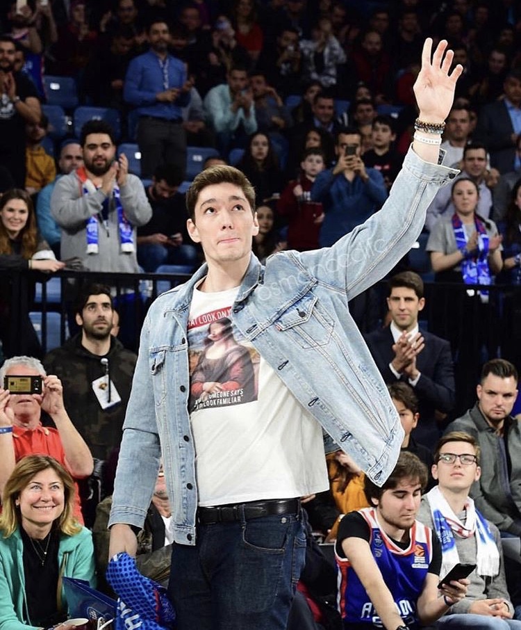 Forbes'un başarılarıyla ilham verenler listesine eklenen genç yetenek Cedi Osman ile erkek modasına bakış.