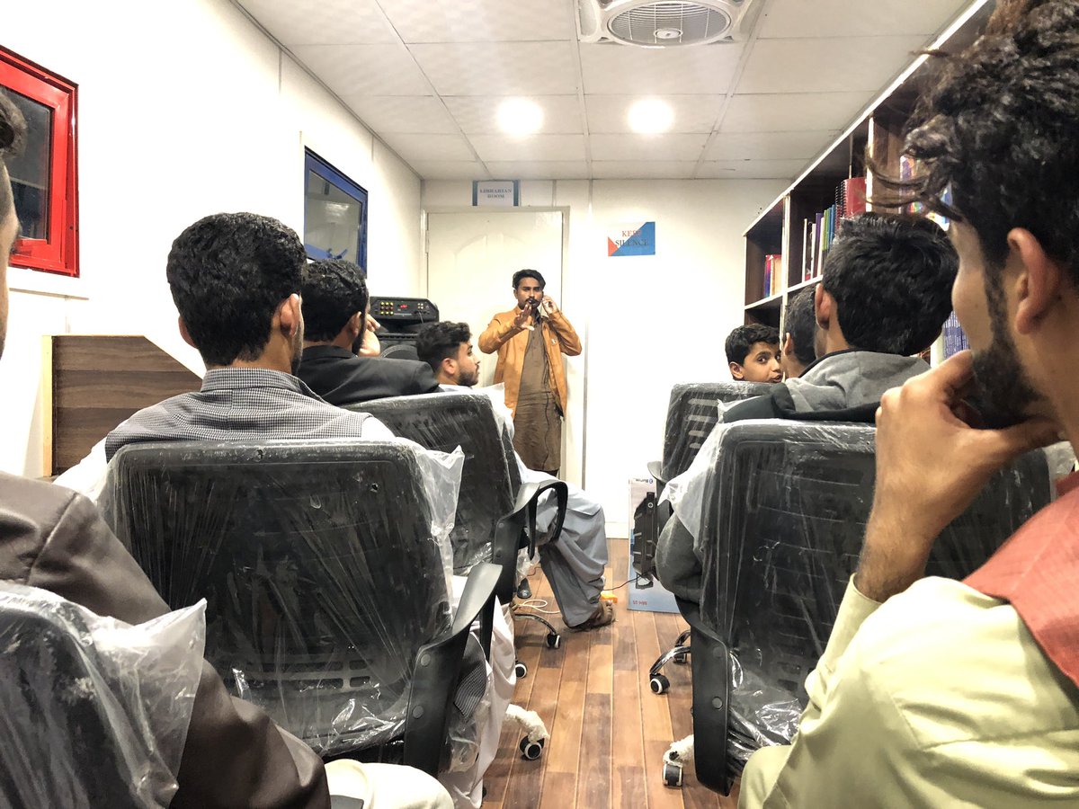 RotaractGwadar's tweet photo. Weekily Study Circle which was attended by (R) justice zahoor ahmed shahwani along with group of lawyers from high court alonge with 37 people.
Guest speaker was muteem baloch 
The Circle was divided in 3 session.
1.Motivational Video 
2.Presntation 
3.Small singnin show https://t.co/DsxdD6bXY9