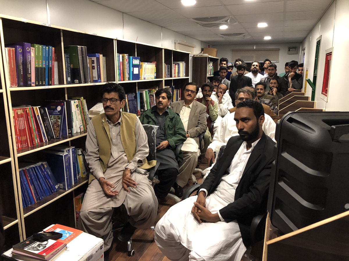 RotaractGwadar's tweet photo. Weekily Study Circle which was attended by (R) justice zahoor ahmed shahwani along with group of lawyers from high court alonge with 37 people.
Guest speaker was muteem baloch 
The Circle was divided in 3 session.
1.Motivational Video 
2.Presntation 
3.Small singnin show https://t.co/DsxdD6bXY9