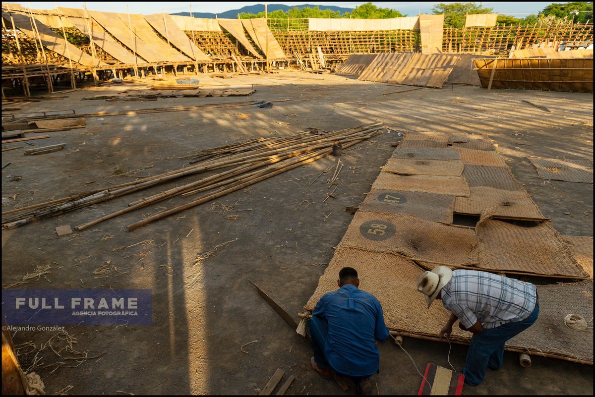ag_frame's tweet photo. 11/01/2020 V de A, Colima.-La construcción de la plaza de toros #lapetatera lleva un 70% de avance. Por lo que estará lista para el inicio de las fiestas charro taurinas de Villa de Álvarez, el próximo 5 de febrero. Fotos @Alejandro_foto #fotonotas #fiestasvilladealvarez #colima https://t.co/RtwtIarKG9