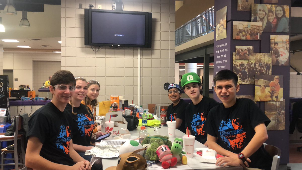 wahs_robotics's tweet image. Partway through our first competition!