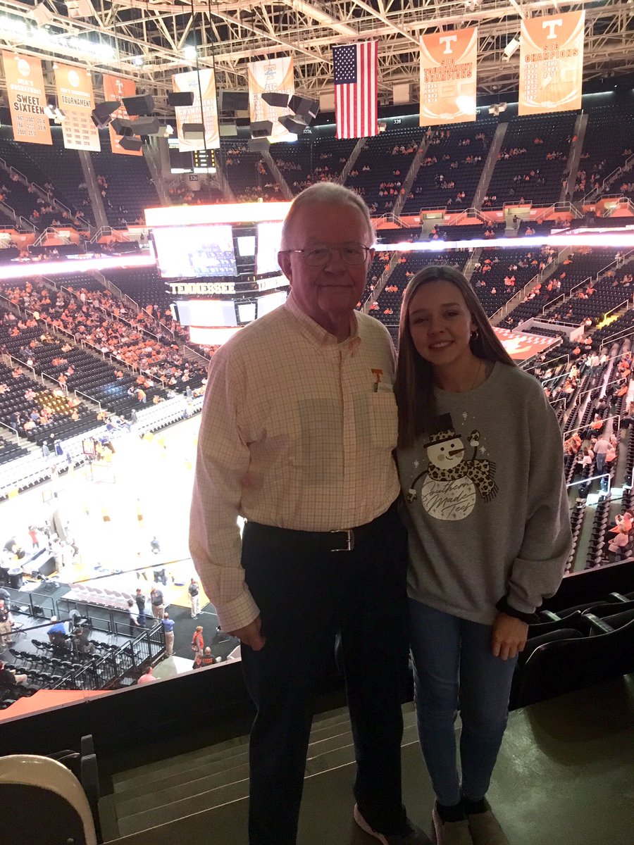 skyhanmorg's tweet photo. Game days are the best with pappaw🍊 #GoVols https://t.co/hYEuspUrqm