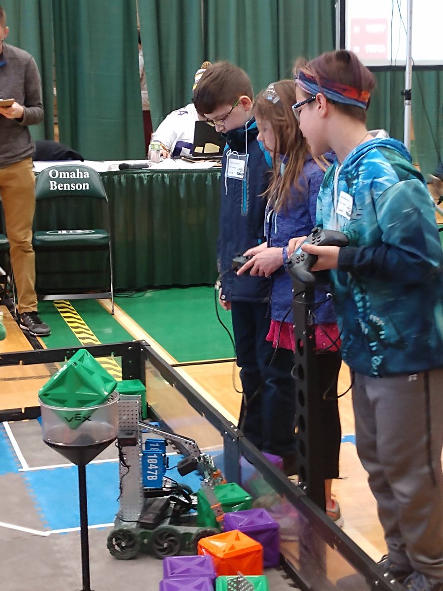 OPS_Virtual's tweet image. Virtual School Robotics at it again! Two middle school teams and one high school team are at Omaha Benson today competing with teams from around the area. Good luck Ocelots! #virtualrobotics