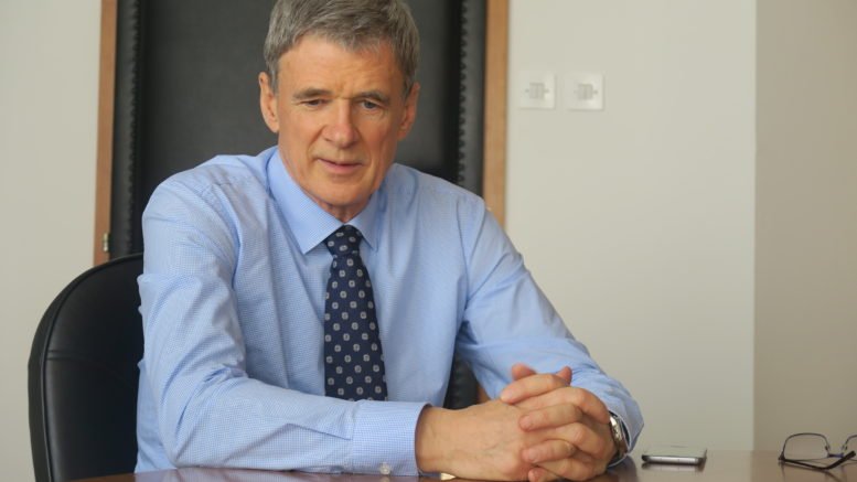 Recikliran intervju ob podelitvi nagrade za osebnost leta 2019 direktorju <a href="/JSI_SLO/">Jožef Stefan Institute</a> Jadranu Lenarčiču.
👉 bit.ly/2QHrKer
"V znanosti varčujemo bolj kot v vseh drugih družbenih dejavnostih. Ne vem, če smo pri zdravi pameti."
#znanost #osebnostleta <a href="/casopisKlin/">Klin </a>