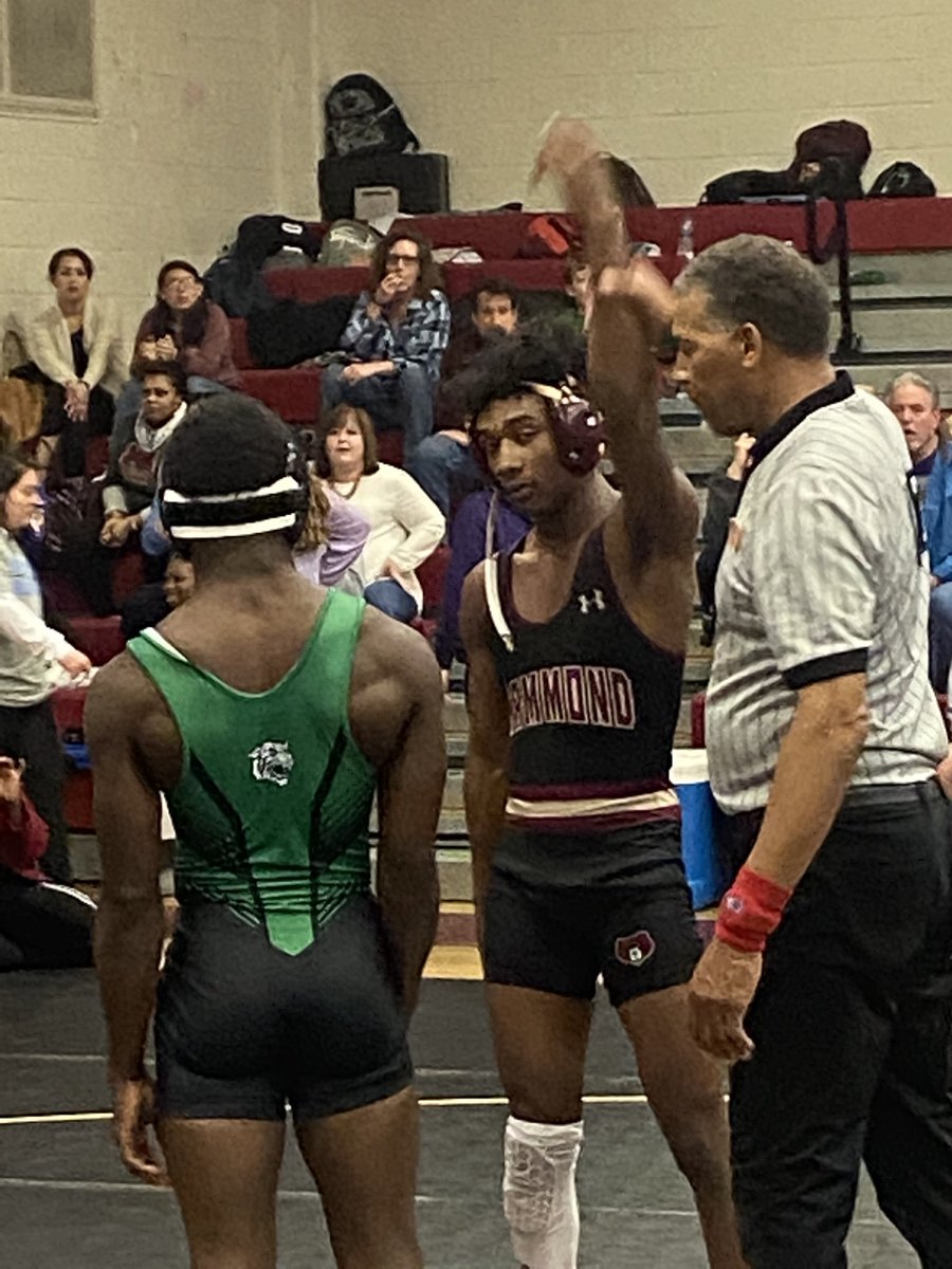 HaHsathletics's tweet photo. There it is....milestone win #100 for ⁦@wrestle_hammond⁩ Micah Nowlin!  An All-County football player for ⁦@HammondFB⁩ who never wrestled before high school.  Micah is a MONSTER athlete, but an even better person.  Congrats Micah!!!  🐻💪🏽 ⁦@TimSchwartz13⁩ https://t.co/QsBDRxlZCM