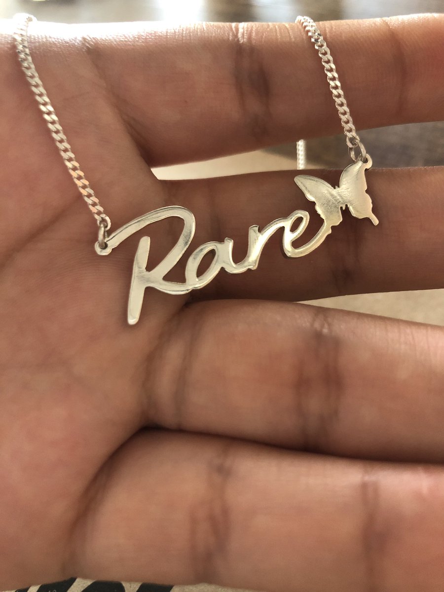 angelavpena's tweet image. My mom said Rare rights and got me this necklace 🥺🥰✨✨✨ #Rare #RareIsOutNow #Rare #iamsorare @SelenaFanClub @selenagomez