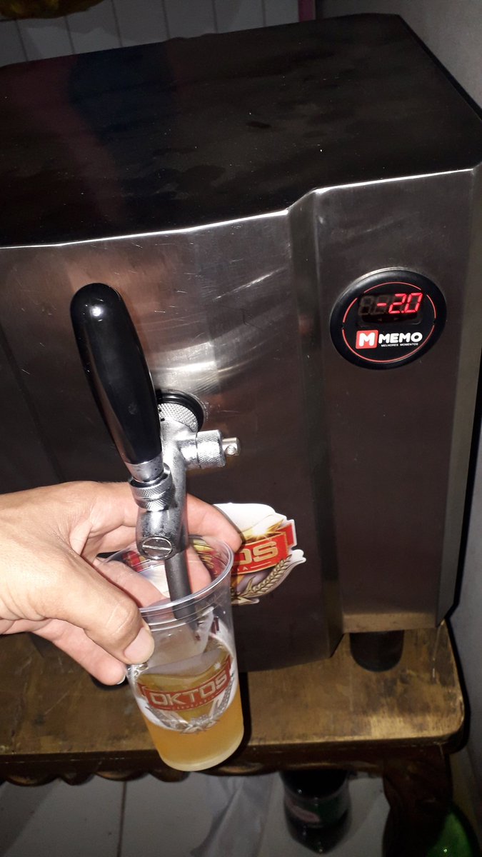 1andrezin's tweet photo. Beber todo dia no trampo não é nada ruim 🥴 https://t.co/g3XIpnqFoL