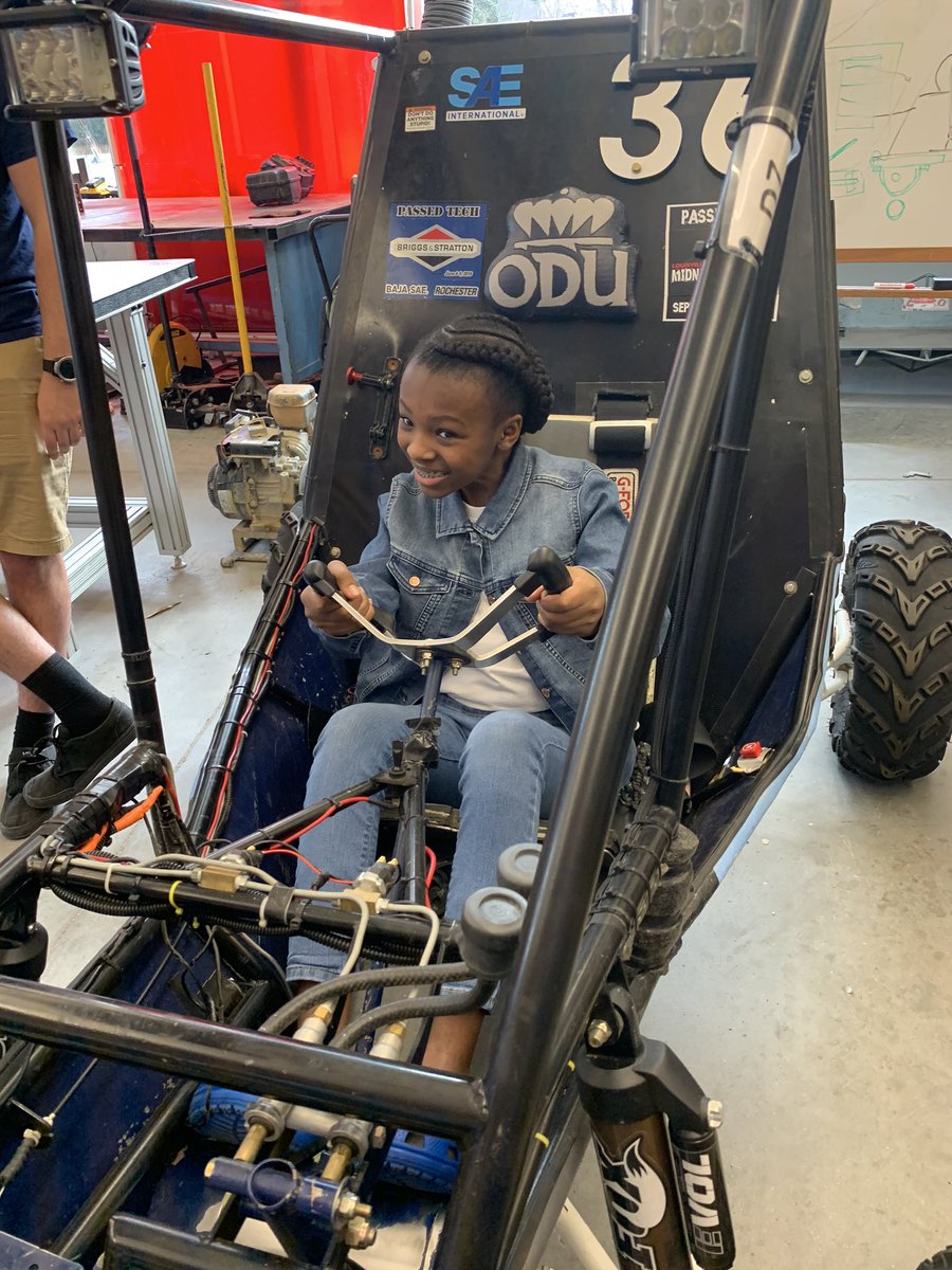 STEMCampPDCCC's tweet photo. More drivers? @LearningVerizon #STEMstories #girlsinstem @irvin45038313 @siencmatters @kimberlyeure08 @jilmizelle @odu_engineering @RebeccaCorbin7 #SeeOneToBeOne https://t.co/ZA3JrFGnca
