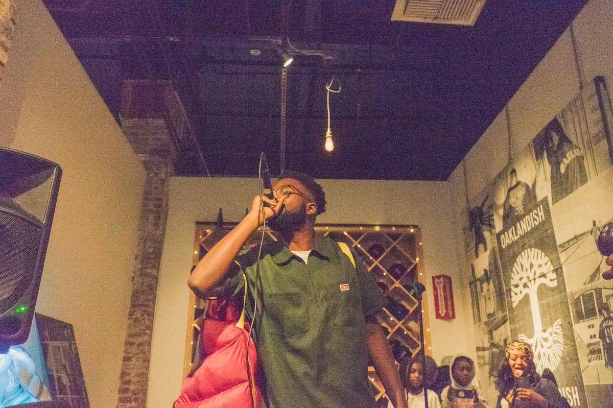 basicreatesart's tweet photo. Big Love to everyone who came out to Shake the Scene with us at @oaklandish
Thank you to @AjaiKasim and @j2trippy for amazing sets!
Thank you @MelesWave and @DrewwwBanga for always fucking with me, we finna take this shit as high as possible
📸 DOM
#ShakeTheScene https://t.co/MxhYo77sTR