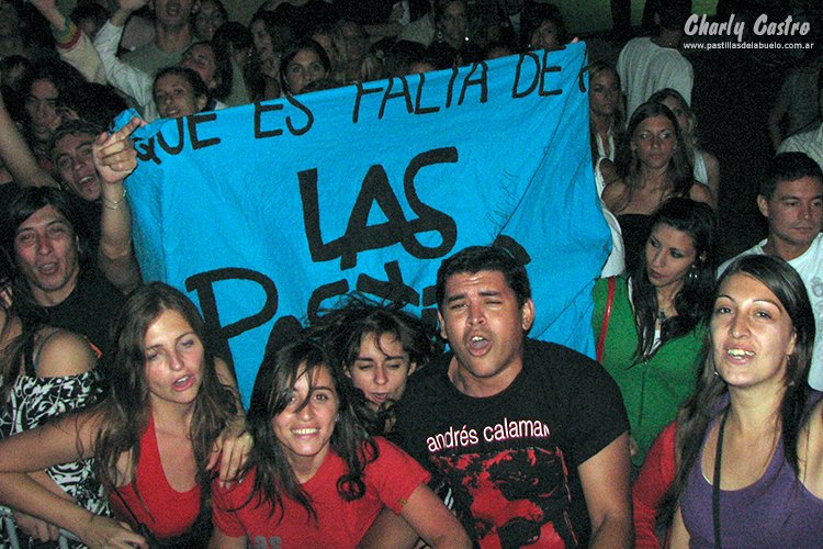 charly_castro20's tweet photo. #efemeridesLPDA
11 de enero de 2008
Las Pastillas @DelAbuelo en Villa Carlos Paz.
Show en el Club In, en plena temporada estival.
En la primera foto: Piti, Joel y Bochi. https://t.co/OozwbljUs0