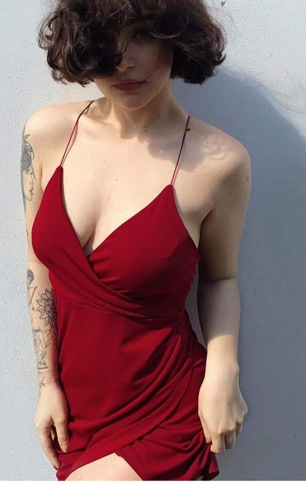 Drugs700's tweet photo. RED 👠🍒 https://t.co/ZWNI023dBL