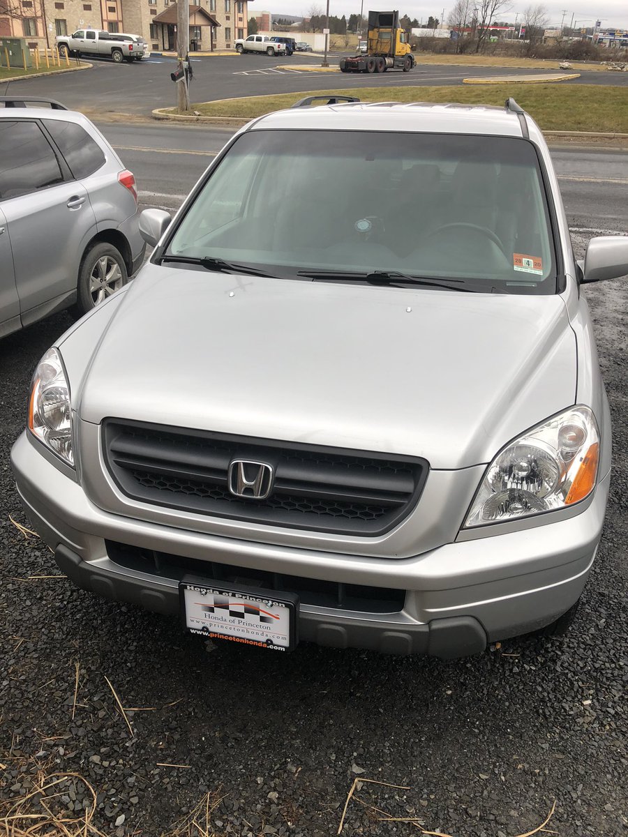 missybaer99's tweet photo. Amazing what wax can do! #lovehondapilots #Honda #samecar https://t.co/hjLXV13ooX