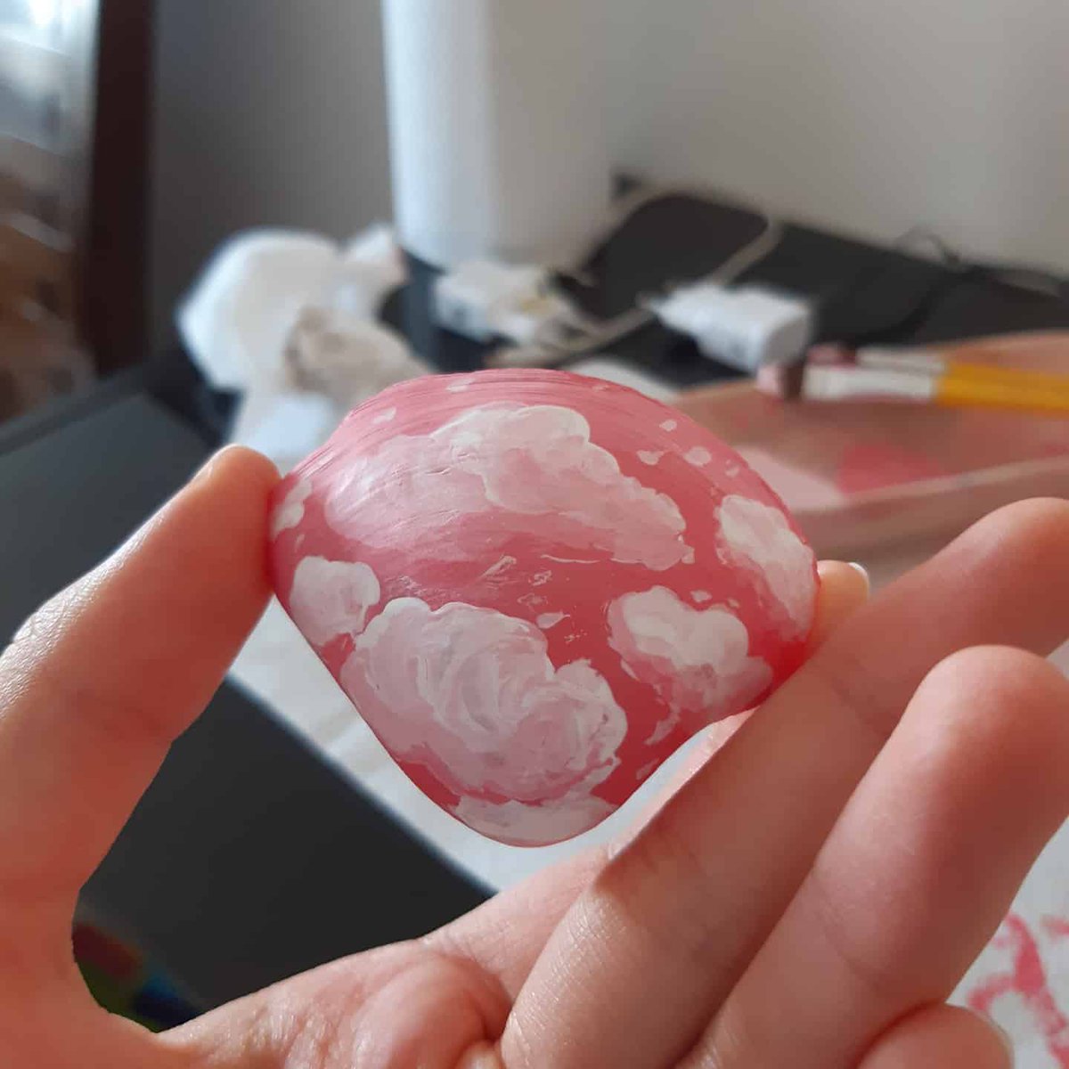 Jazzypink_Fox's tweet photo. Ufa! Finalmente está acabada! Theheh! Aí está a minha conchinha cor de rosa! Theheh! 
#jazzypinkfox #pinkskyonshell #pinksky #pinkshell #concharosa #concharosa🐚🌺 #ceurosanaconcha #ceurosa #pintura #praticandopintura #painting #praticingpainting #paintingshells #pintandoconchas https://t.co/V7punGCYR3