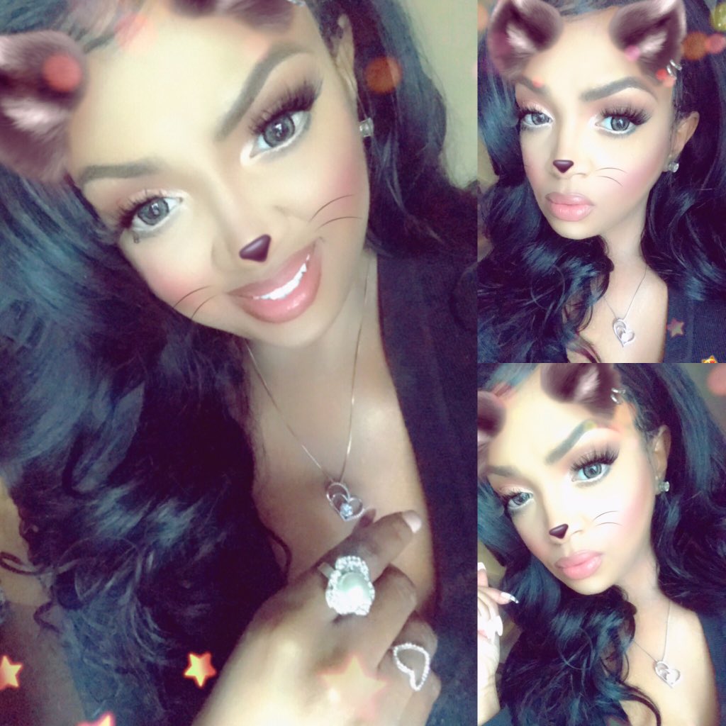 Ohsosexxiihobbs's tweet photo. #SoftGlam mastered wtf๐ฉ Iโm not even going out #MUAPRO #MACGiRLs #TeamBrownie #Smile ๐คฉ https://t.co/LGd8rDIHOU