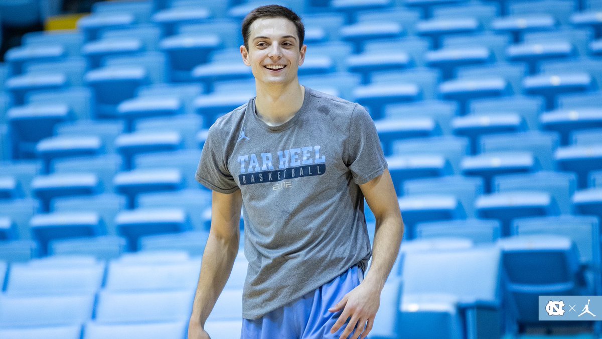 UNC_Basketball's tweet photo. Gameday 🆚 Clemson

#CarolinaFamily https://t.co/LclHIyTsNw