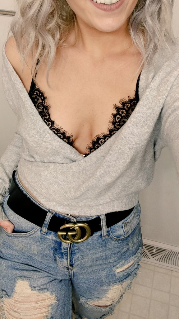 CherryR78173247's tweet photo. Kneel to me, empty your pockets, beg me to take all your money you ugly pigs #cashpigs #moneyslaves #moneyslut #findomslave #findom #findomgoddess #goddess #paypig #paypigwanted https://t.co/4QopTrWCgX