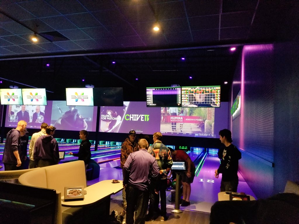 eaglebuckets's tweet photo. The Eagles met up at Cinergy this morning for a little bowling competition, some gaming and then over to BWW for lunch.
I love these guys and this team! Excited to start district play next Friday!!

F.I.<S.T.

#burntheboats
#leadsteps https://t.co/tGo2BpVV3C