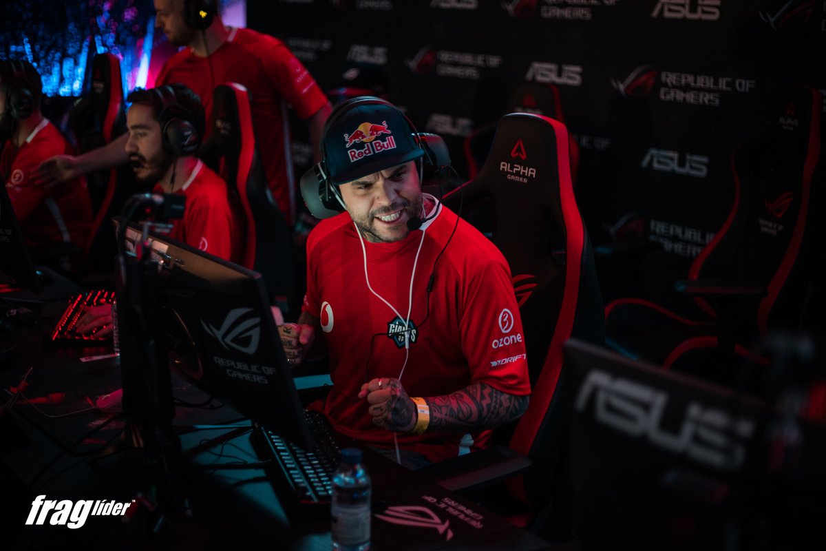 Fraglider's tweet photo. Arrancam os BO3 decisivos de apuramento para a @2020LPCS!

@sAwggofficial vs @EquinoxGamingPT - https://t.co/vhSy6Odqnh

#BSSST vs #FCNRBV - https://t.co/rCPXHoKgw2

Mapas e stream nas matchpages, BO1 de seeding entre as equipas vencedoras após a série!

https://t.co/3P6JNTxZEL https://t.co/mA3mGb7QVk