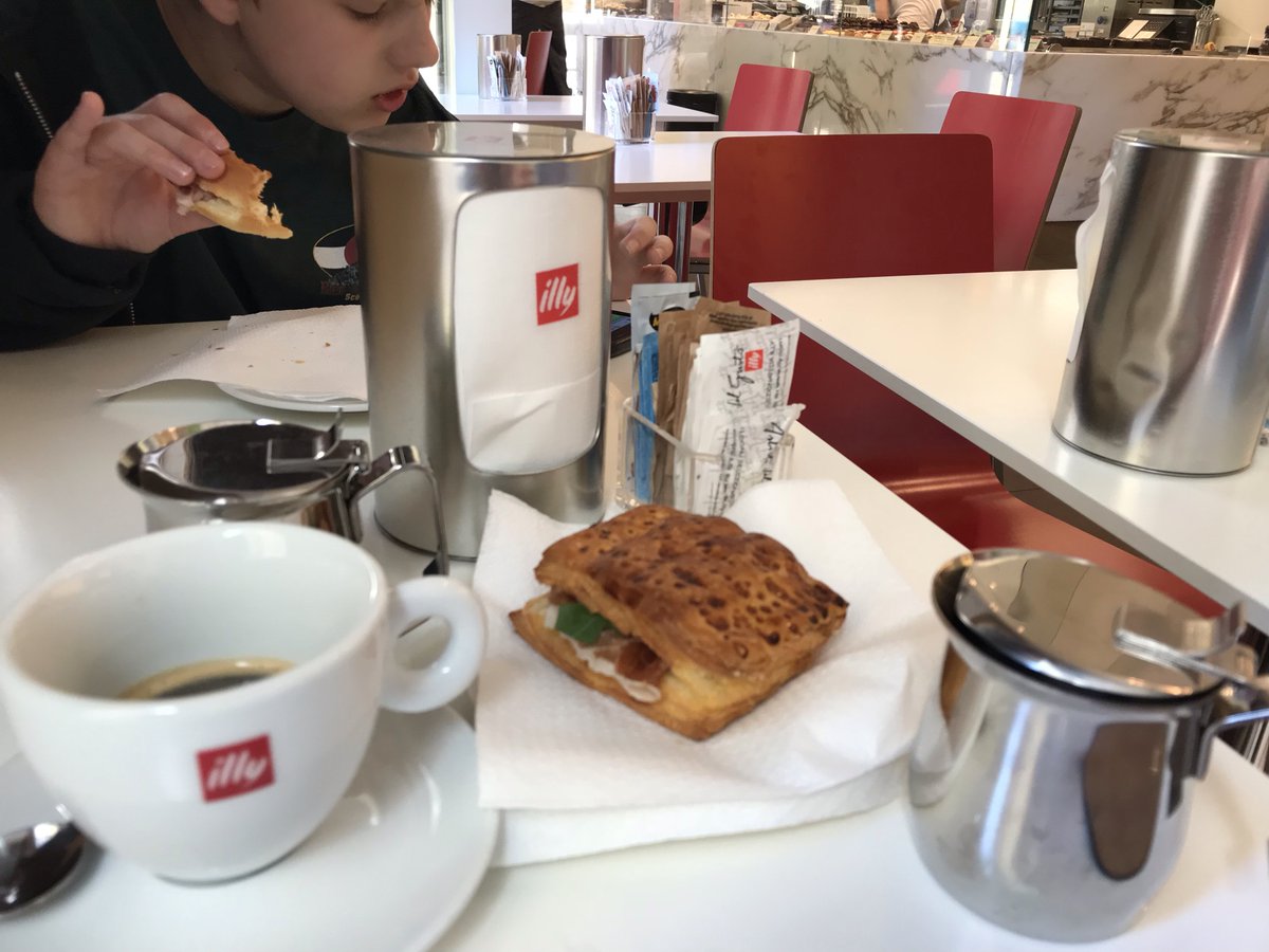 TimesNewRomanIT's tweet photo. " The trouble with #Italian food is that five or six days later you're hungry again."  #GeorgeMiller https://t.co/mDeqqIC3xh