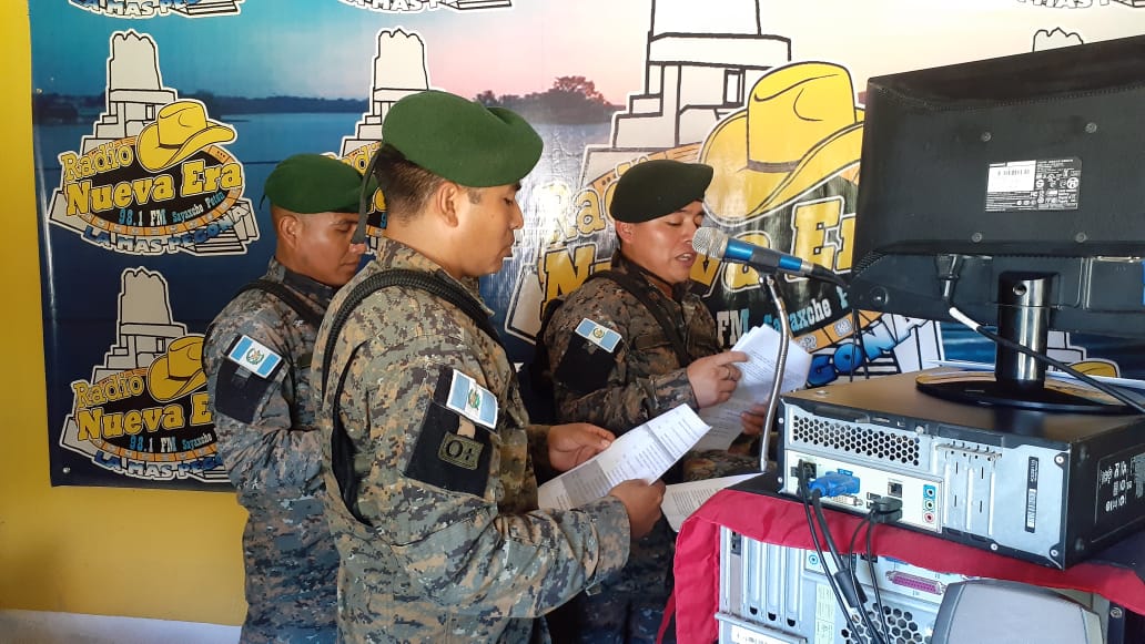BEOSelva's tweet photo. #BEOSelva transmitió programa Radial "LA VOZ DEL CENTINELA DE LA SELVA PETENERA" a través de la Radio Nueva Era 98.1 FM, dando a conocer actividades que realiza la brigada y tratando el tema "Prevención de la Violencia y el Delito e Inicio del ciclo escolar 2020". https://t.co/bkKdo4IOiU