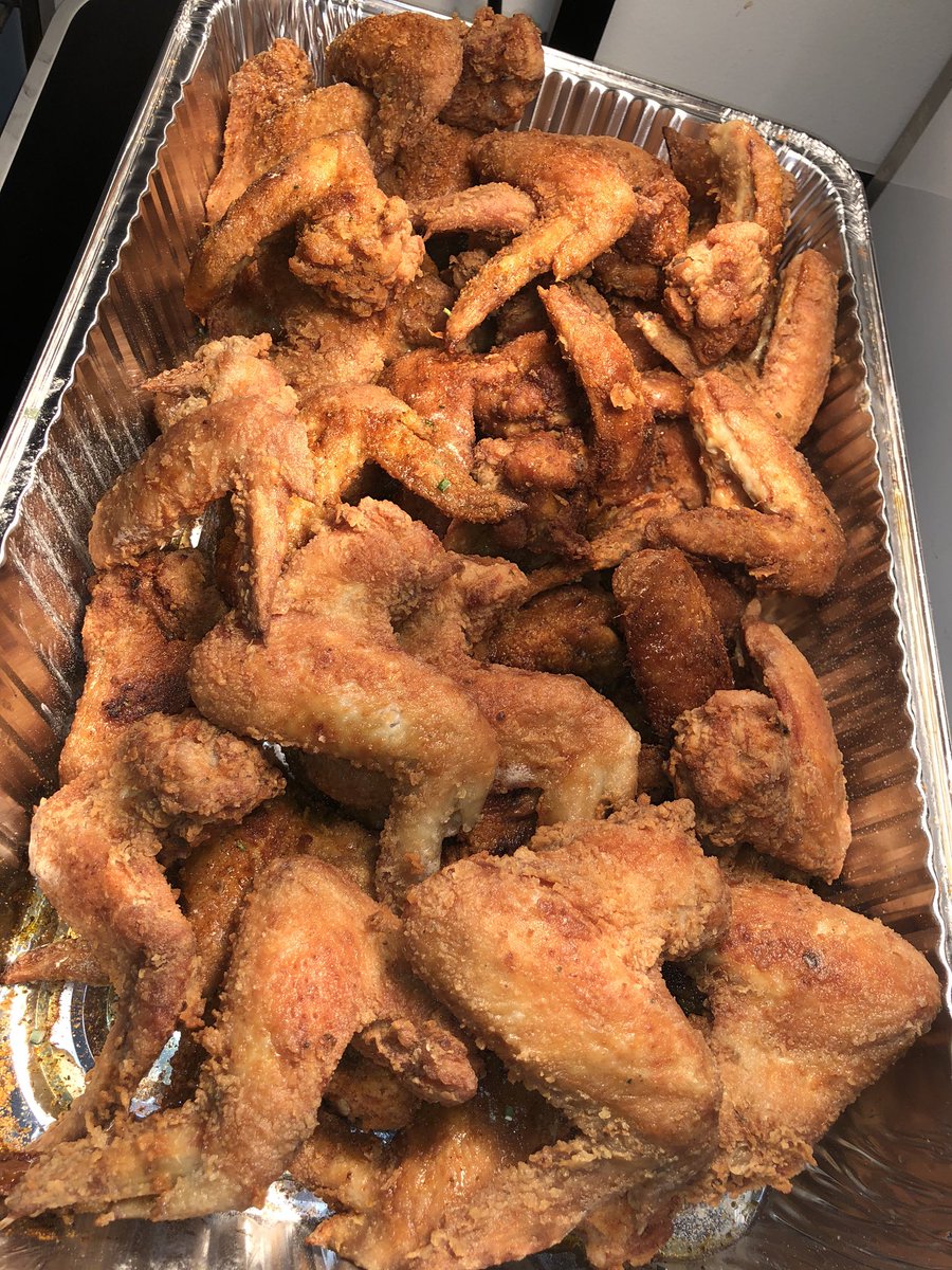 LeftoversLife's tweet photo. A few items from a big brunch order for today 👍🏽👍🏽👍🏽 strawberry cinnamon roll french toast bake, fried whole wings, and cheese fish sliders 😋 https://t.co/xWiAm24Czu