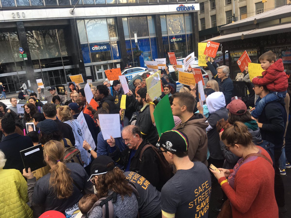 hercules_reid's tweet photo. Today I joined New Yorkers in a cry for justice. For till we have justice, we have no peace. Everyone deserves the peace of mind that reckless drivers are no longer a threat on the road. Don’t wait till it’s too late #strollersforsafestreets  #safestreets https://t.co/xAXlH1bs8R