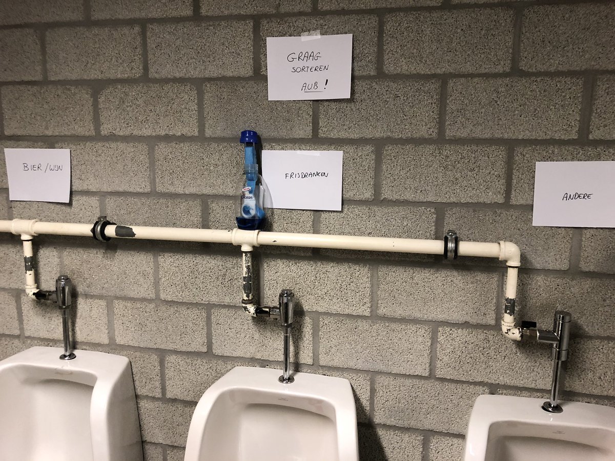 BekaertStijn's tweet photo. Ook de toiletten kregen dit jaar de nodige aandacht op onze algemene vergadering @Brw_Westhoek post #Diksmuide 😅 https://t.co/ceFFBtOuzy