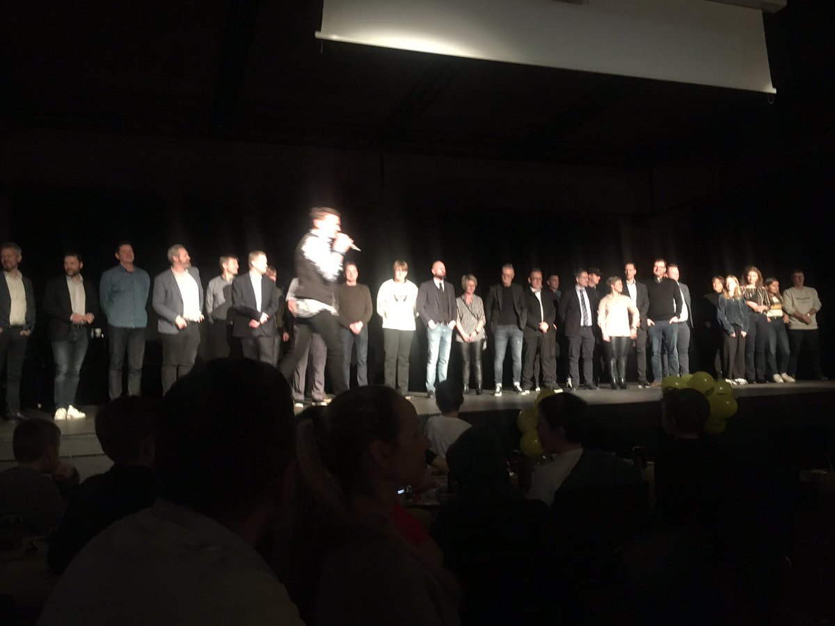 Hyldest til de ca 120 frivillige i FC Skanderborg ungdomsafdeling til den årlige sportsgalla. #foreningsliv #fantastiskefrivillige #dbujylland #endelafnogetstørre