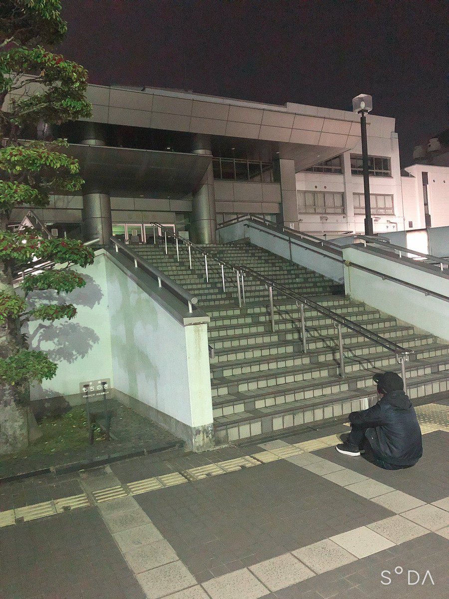 早く来すぎた男。