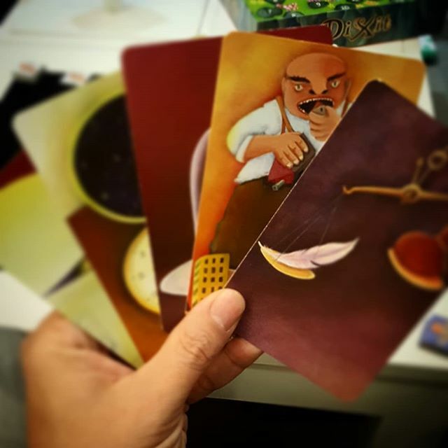 pix0rize's tweet photo. Dixit! #jocdecartes #imaginacio https://t.co/KuDMjisKR5 https://t.co/uXmUmxsJkW