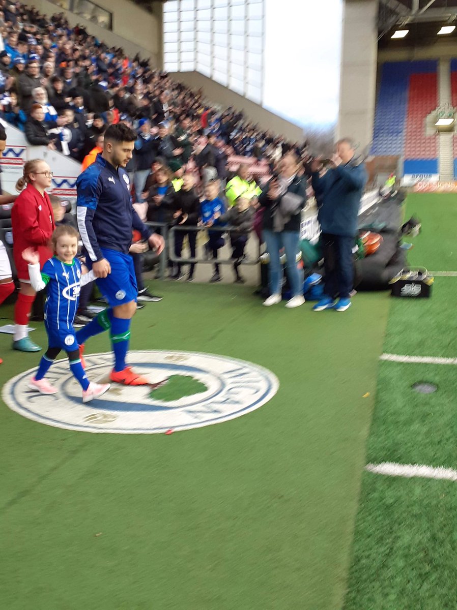 mrssamsharks's tweet photo. @sammorsy08 thank you again for looking after our daughter when she was a mascot today, she was delighted (as were we!!) x https://t.co/gz03CyhEI4