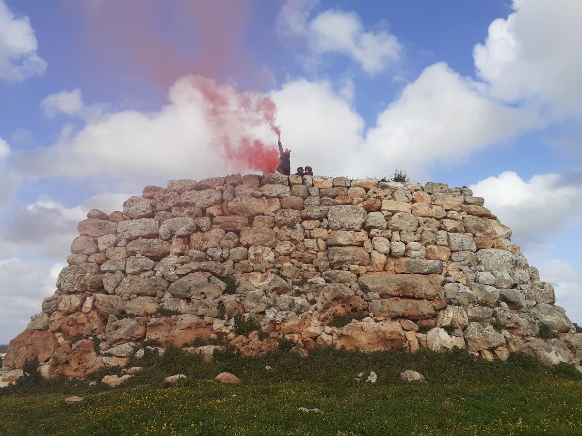 esteve_barcelo's tweet photo. Talaiots i torres pels drets humans #TalaiotspelsDretsHumans #MenorcaTalaiòtica #Montefí #EsCastellar https://t.co/F3xAcmH8nh