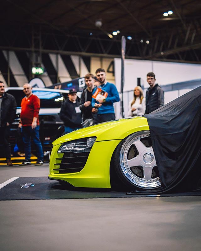26thVisuals's tweet photo. The reveal // @slammeduk_jord Freshly wrapped R8 // #slammeduk #r8 #airshroud #autosportinternational #audi #oz #teckwrap https://t.co/qyfhpKmSOD https://t.co/nUiIDTjRkG