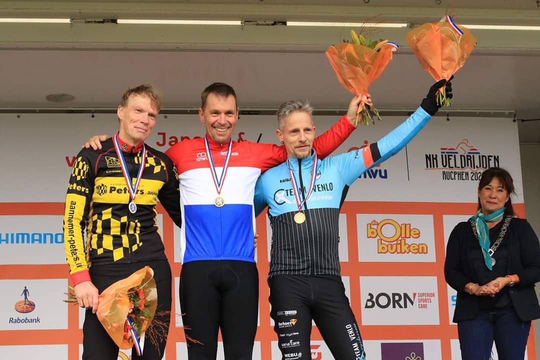 Proficiat <a href="/kuulke70/">rene kuhlmann</a> Rene Kuhlman met deze prestatie loon naar werken, verleden week 1 vandaag 3de bij #NKveldrijden #Rucphen <a href="/CX_Venlo/">CX team Venlo</a> <a href="/omroepvenlo/">Omroep Venlo</a> <a href="/L1/">L1</a>
